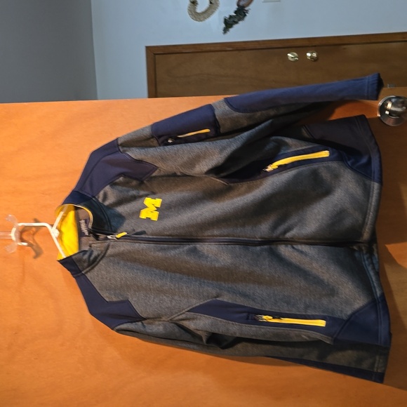 University of Michigan jacket (XL) - Picture 2 of 5